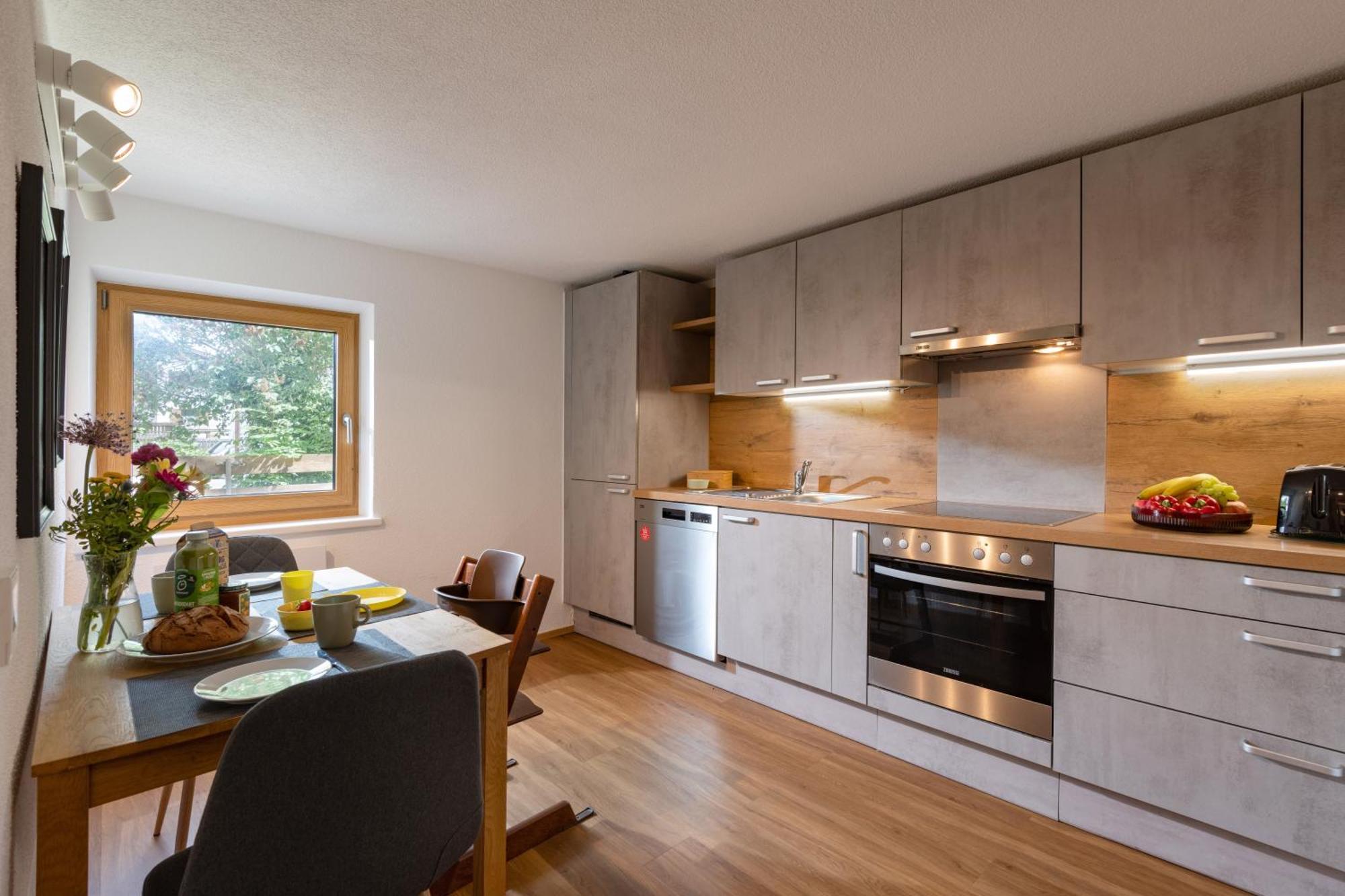 Modernes Apartment - 3 Schlafzimmer - 2 Kostenlose Parkplaetze Fuegen Ngoại thất bức ảnh